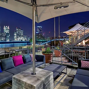 Doubletree By Hilton - Docklands Riverside **** London