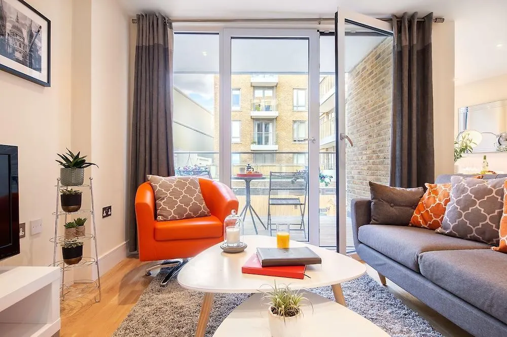 Two Bedroom Apartment In Limehouse Londres Hotel